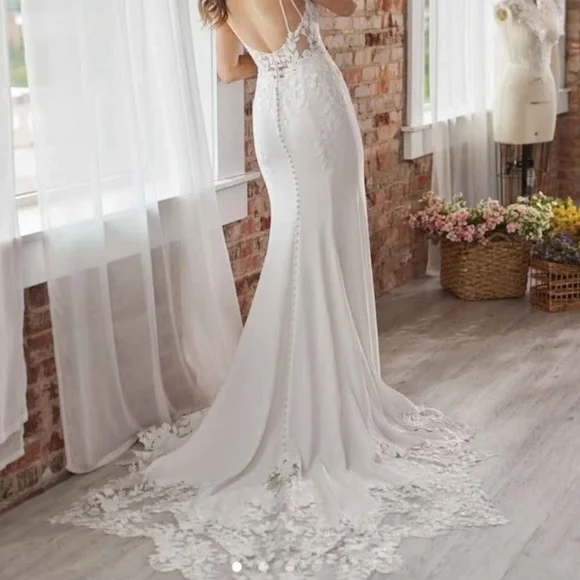 Maggie Sottero Wedding dress - Picture 2 of 4